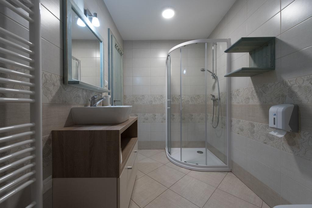 Guesthouse Tolc Spodnja Sorica Exterior foto